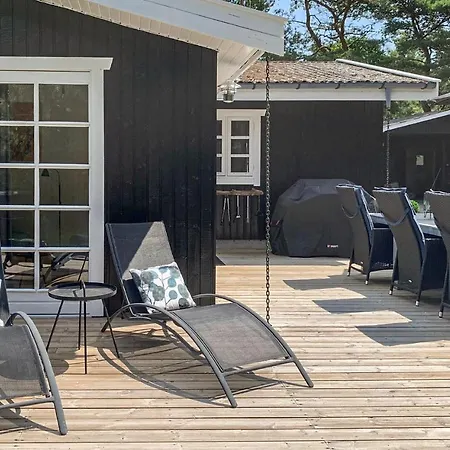 3 Bedroom Amazing In Aakirkeby Dom wakacyjny *