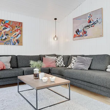 3 Bedroom Amazing In Aakirkeby * Vester Somarken
