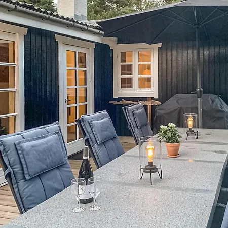 3 Bedroom Amazing In Aakirkeby